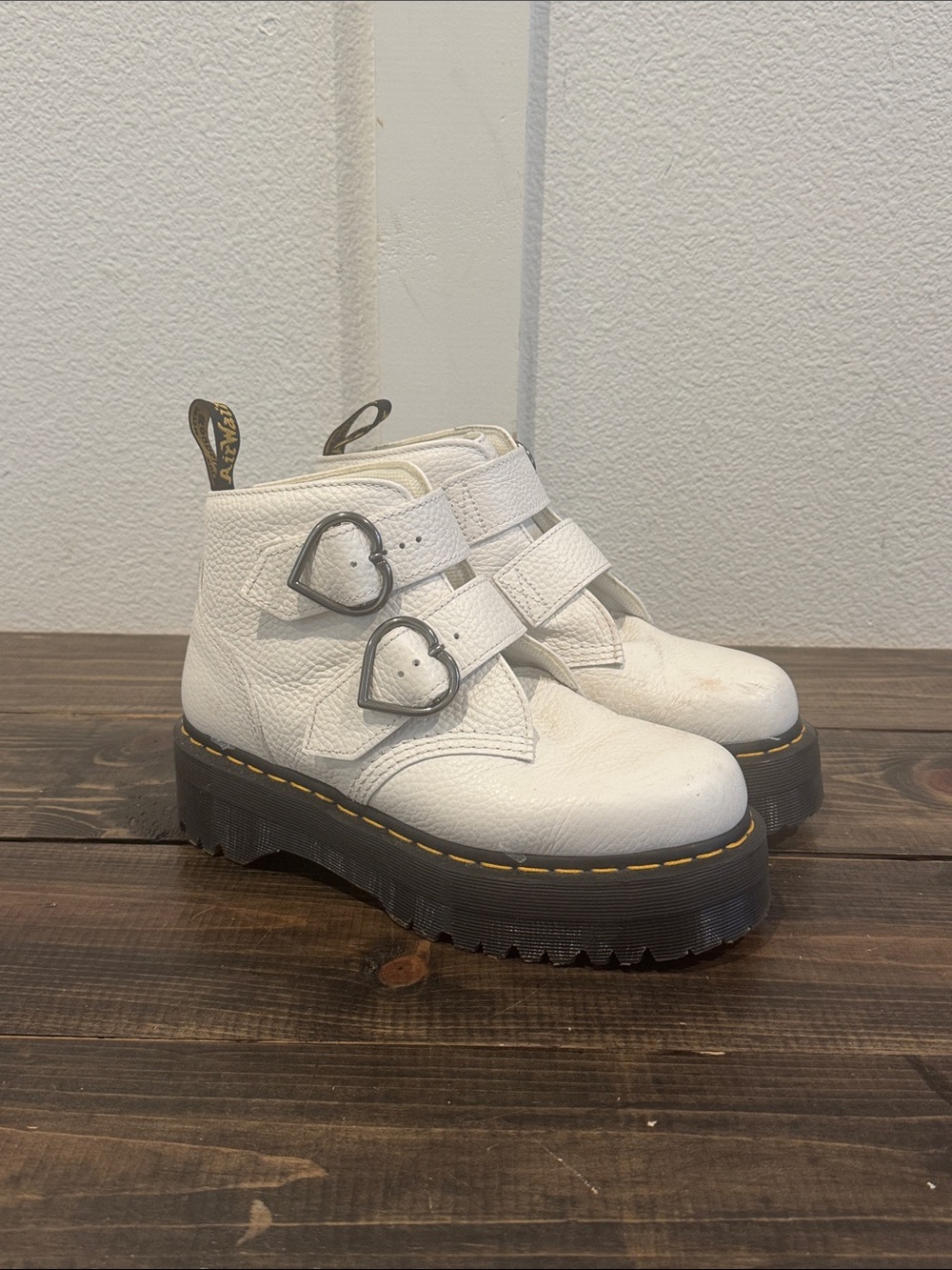 Dr. Martens Devon heart White Leather Buckle Heart Ankle Boots